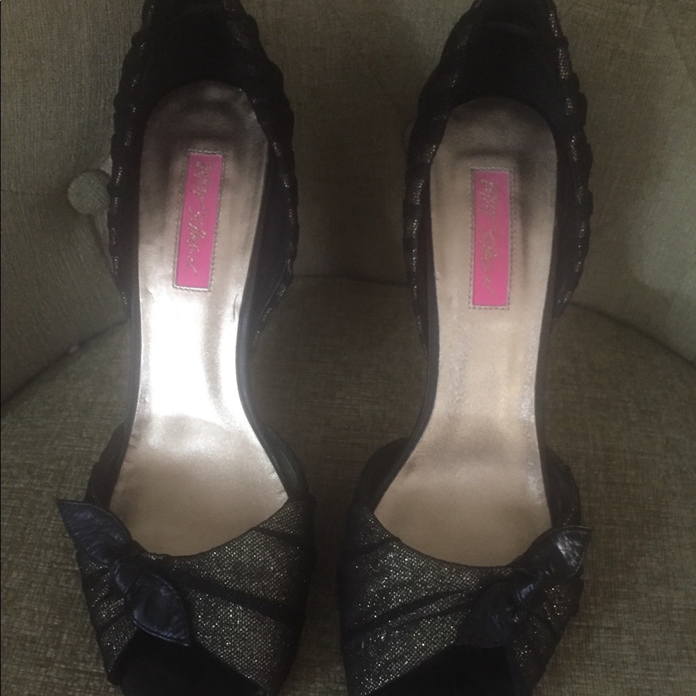 Gorgeous gold and black heels by Betsey Johnson